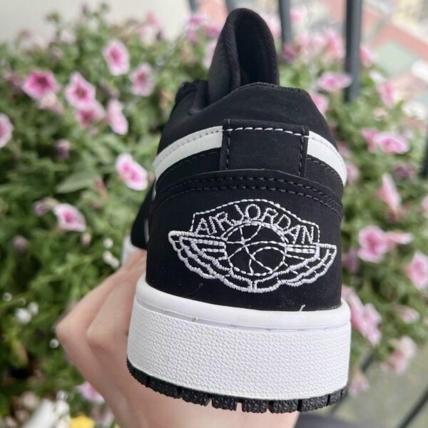 Giày Nike Air Jordan 1 Panda rep 1:1 đen trắng cổ thấp hình 3 | Giày Nhà Bơ